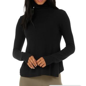 NWT ALO Embrace Long Sleeve in Black, Size Small